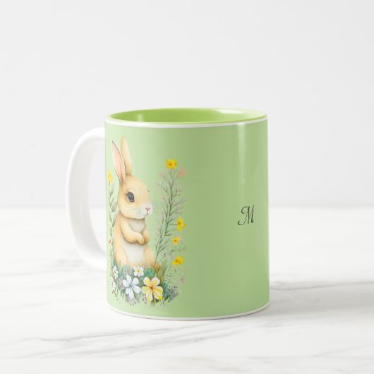 Niedlicher Osterhase und Monogramm auf hellgrün Zweifarbige Tasse (Vorderseite Links)