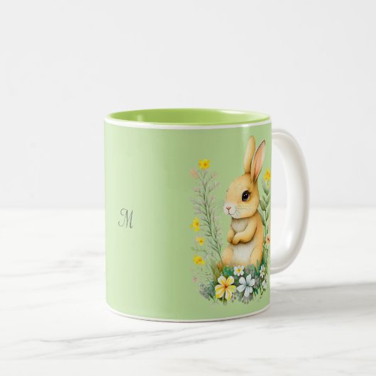 Niedlicher Osterhase und Monogramm auf hellgrün Zweifarbige Tasse (VorderseiteRechts)