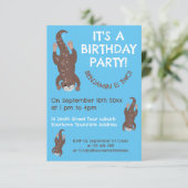 Niedlicher Otter personalisierter Cartoon Geburtst Einladung (Stehend Vorderseite)