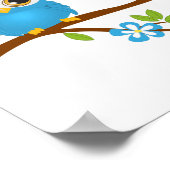 Niedlicher Owl Boy auf einem Zweigplakat Poster (Ecke)