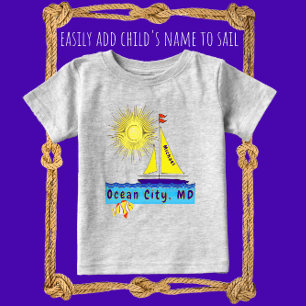Niedlicher Ozean City Sailboat Sonne und Fisch mit Baby T-shirt