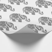 Niedlicher Paisley-Elefant in Weiß und Schwarz Geschenkpapier (Ecke)