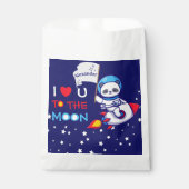 Niedlicher Panda Bär auf Raketenschiff Kinder Pers Geschenktütchen (Vorderseite)
