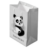 niedlicher Panda-Bär fügt Text Medium Geschenktasc Mittlere Geschenktüte (Vorderseite Schrägansicht)