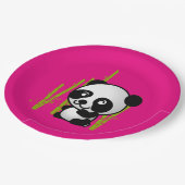 Niedlicher Panda-Bär in einem Bambushain. Pappteller (Schrägansicht)