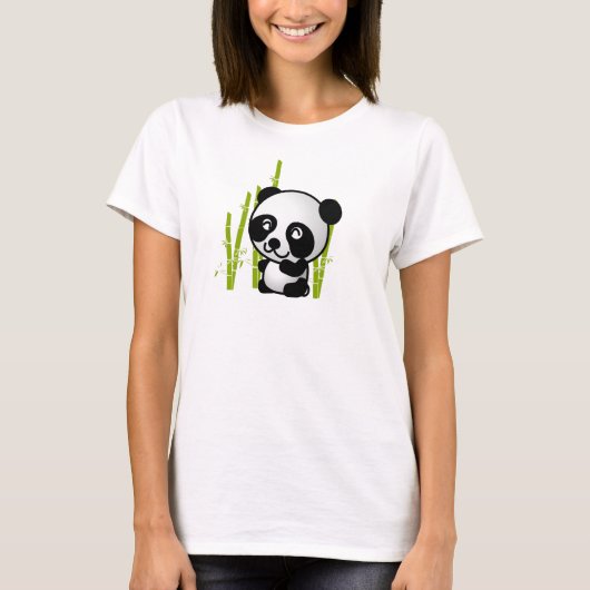Niedlicher Panda-Bär in einem Bambushain. T-Shirt (Vorderseite)
