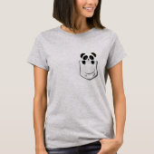 Niedlicher Panda-Bär in einer Tasche T-Shirt (Vorderseite)