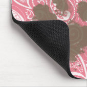 Niedlicher Pawprint in Rosa Paisley Mousepad (Ecke)
