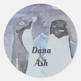 Niedlicher Penguin Couple Runder Aufkleber