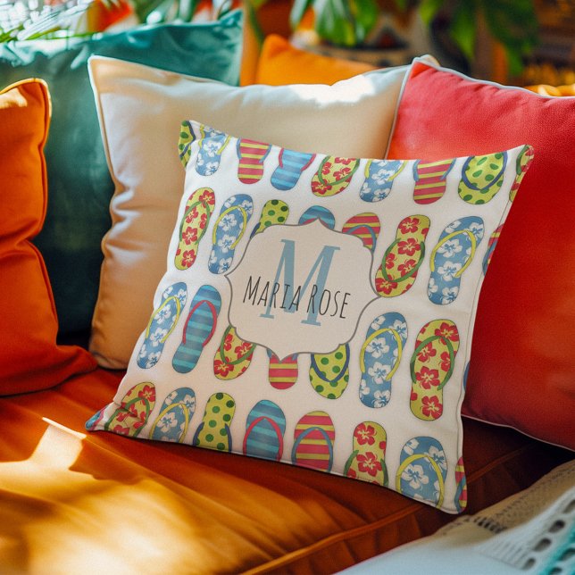 Niedlicher Personalisierter Strand von Monogram Kissen (Monogram cute flip flops artwork throw pillow. )