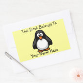 Niedlicher Pinguin auf der Gelben Buchnamensplatte Rechteckiger Aufkleber (Umschlag)