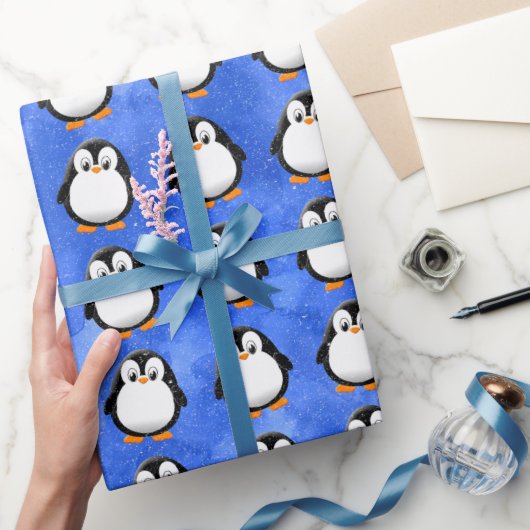 Niedlicher Pinguin Cartoon Custom Winter Blue Wate Geschenkpapier (Schenken)