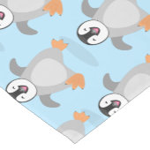Niedlicher Pinguin-Cartoon Kurzer Tischläufer (Ecke)