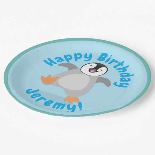 Niedlicher Pinguin-Cartoon Pappteller (Schrägansicht)