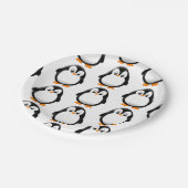 Niedlicher Pinguin-Cartoon Pappteller (Schrägansicht)