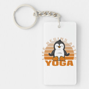 Niedlicher Pinguin, der Yoga macht. lustige Yoga-P Schlüsselanhänger