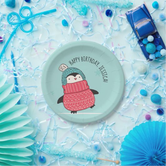 Niedlicher Pinguin in einem Sweater Personalisiert Pappteller (Party)