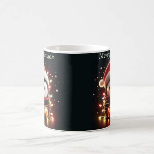 Niedlicher Pinguin in Weihnachtsbeleuchtung ummant Kaffeetasse (Mittel)
