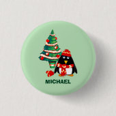 Niedlicher Pinguin Individuelle Name Weihnachtsges Button (Vorderseite)