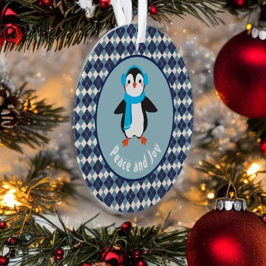 Niedlicher Pinguin mit Earmuffs Peace and Joy Ornament