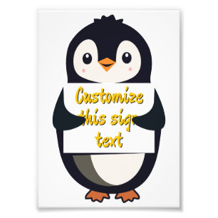 Niedlicher Pinguin mit einem Schild für personalis