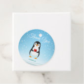 Niedlicher Pinguin mit Herz auf Light Blue Geschenkanhänger (Beispiel)
