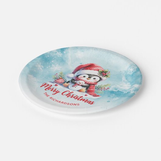 Niedlicher Pinguin Red and Blue Custom Frohe Weihn Pappteller (Schrägansicht)