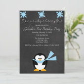 Niedlicher Pinguin Schnee viel Spaß macht einen Ge Einladung (Stehend Vorderseite)