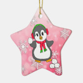 Niedlicher Pinguin Schneebälle werfen Weihnachten Keramik Ornament (Links)