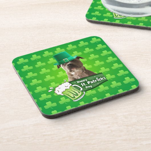 Niedlicher Pit Bull Dog Hat St. Patrick's Day w Cl Untersetzer (Linke Seite)