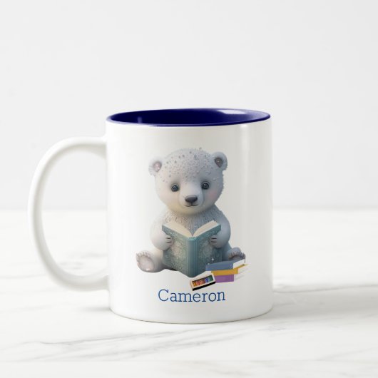 Niedlicher Polarbär Lesen eines Buches Personalisi Zweifarbige Tasse (Links)