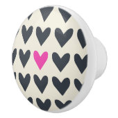 Niedlicher Pop Art Hearts in Mod, dunkelgrau und H Keramikknauf (Rechts)