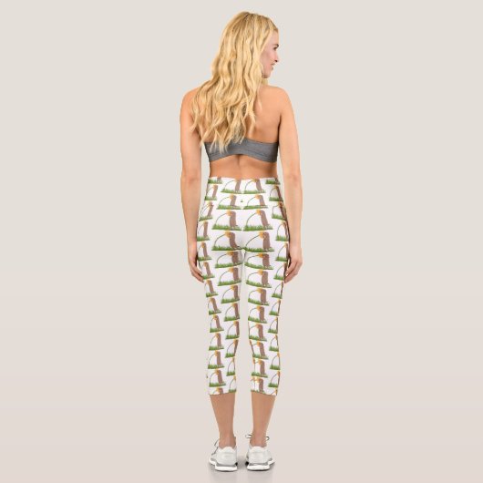Niedlicher Präriehund schnüffelt Blume Cartoon Capri Leggings (Rückseite)