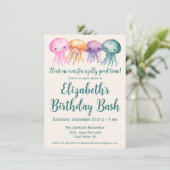 Niedlicher Quallenfisch unter dem Meer Einladung (Stehend Vorderseite)