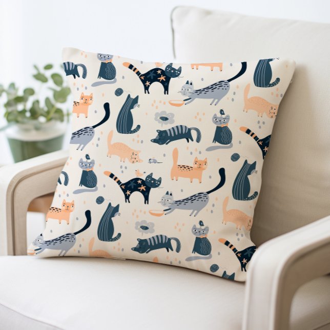 Niedlicher, rauer Cartoon Katzen über dekoratives  Kissen (Von Creator hochgeladen)