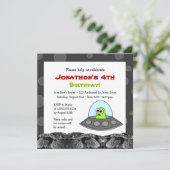 Niedlicher Raum-alien-Thema-Kindergeburtstag Einladung (Stehend Vorderseite)