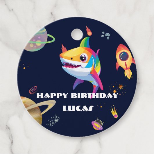 Niedlicher Regenbogenhai Galaxy Rocket Geburtstags Geschenkanhänger (Vorderseite)