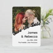 Niedlicher Retro Boho Minimalistischer Quirky Text Save The Date (Stehend Vorderseite)