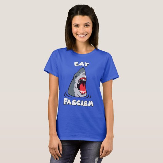 Niedlicher Retro-Hai - Faschismus essen Antifaschi T-Shirt (Vorne ganz)