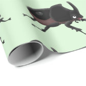 Niedlicher Rhinozerokerkäfer Cartoon Geschenkpapier (Rolleneckpunkt)
