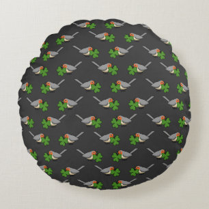 Niedlicher Robin mit Kleeblatt Clover Cartoon Rundes Kissen