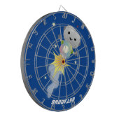 Niedlicher Roboter, der im Weltraum Cartoon fliegt Dartscheibe (Vorderseite Links)