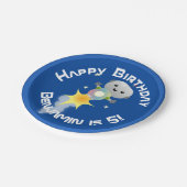 Niedlicher Roboter, der im Weltraum Cartoon fliegt Pappteller (Schrägansicht)