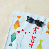 Niedlicher romantischer Ozeanfisch in Liebe Strandtuch (Beispiel)