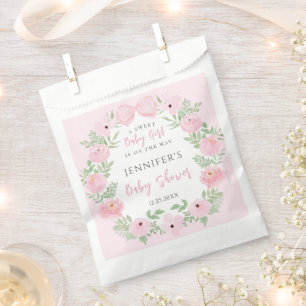 Niedlicher rosa Blumenkranz mit Bugbaby-Dusche Geschenktütchen