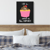 Niedlicher rosa Cupcake-Lebenslauf Leinwanddruck (Insitu (Schlafzimmer))