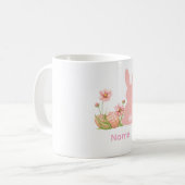 Niedlicher rosa Osterhase mit Frühlingsblumen  Kaffeetasse (Vorderseite Links)