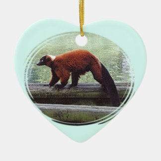 Niedlicher Rot-Getrumpfter Lemur-roter Keramikornament