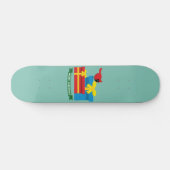 Niedlicher, roter Kardinal eröffnet ein blaues Ges Skateboard (Horizontal)