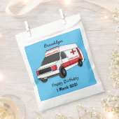 Niedlicher roter Krankenwagen Cartoon Geschenktütchen (Ausgeschnitten)